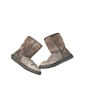 UGG Classic Short Women's Size W9 Dark Chocolate Brown Sheepskin Suede Boots